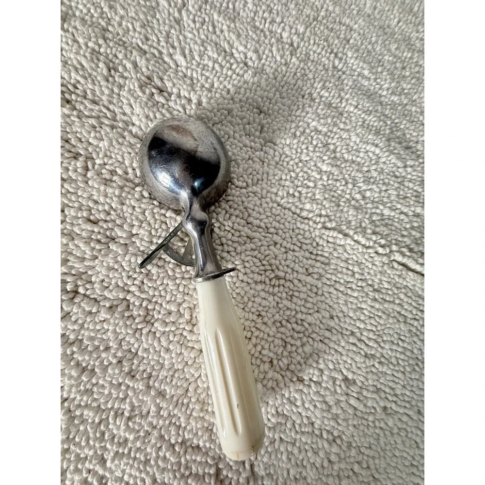 Vintage Ice Cream Scoop White Handle Metal‎ Made in Japan Kitchen Utensil Tool